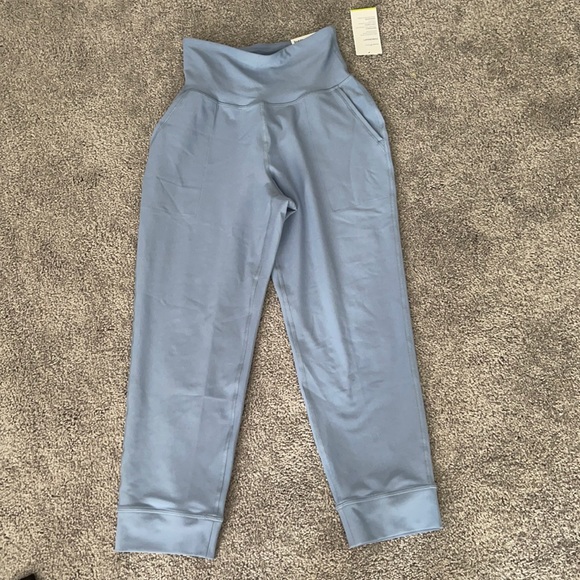 Old Navy Active Powersoft Crop Jogger - Picture 1 of 4